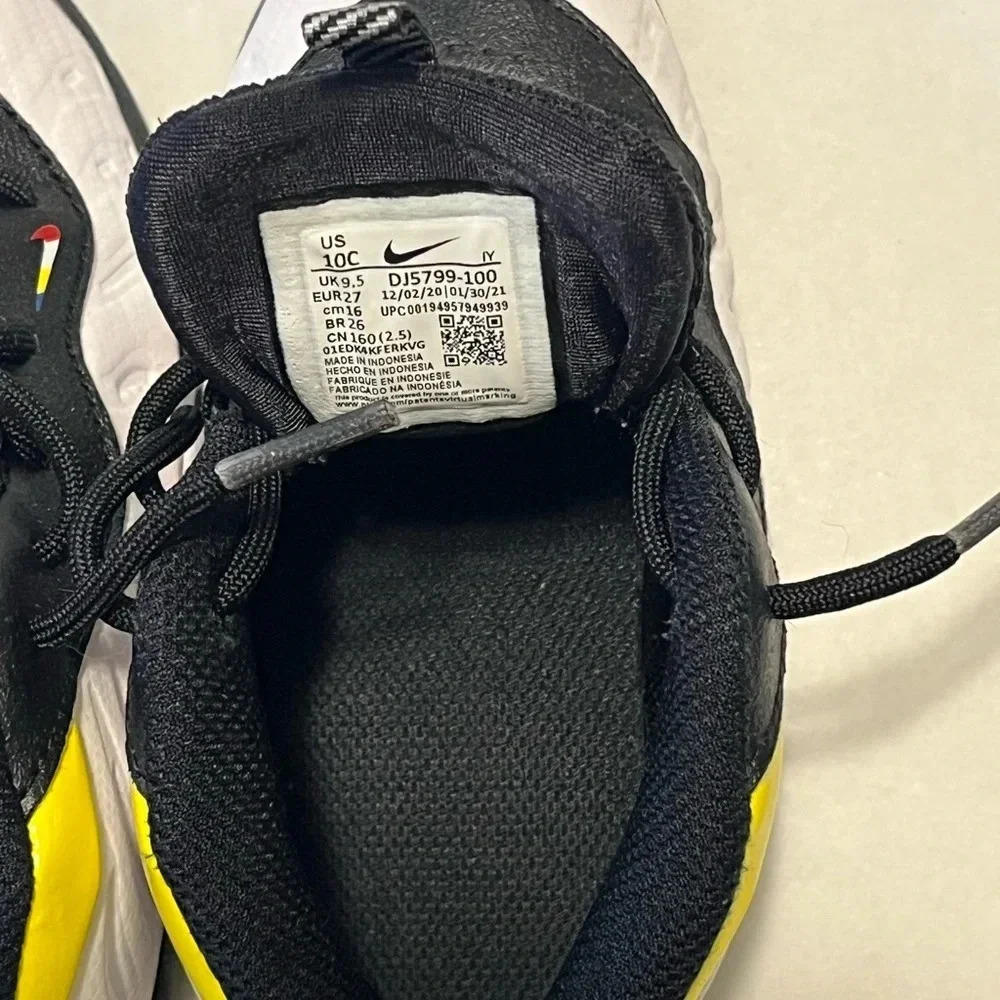 Nike Little Posite Foamposite kids tennis shoes size 10C yellow trim black white - Picture 4 of 15